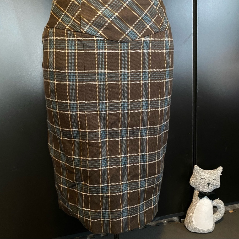 Cato Plaid Skirt w/pleat size 8 EUC